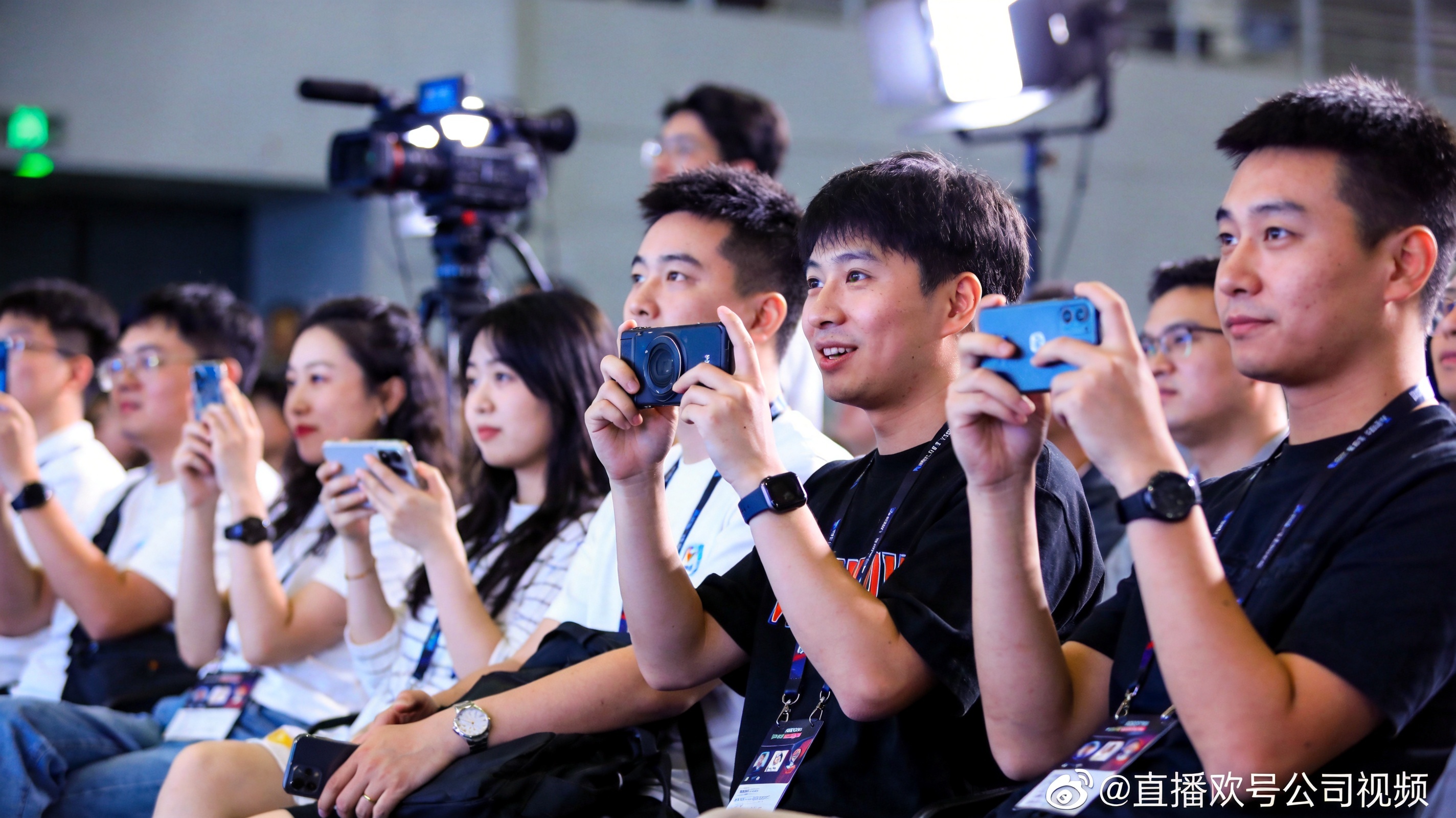 sunbet 直播画面、比分弹窗、控球率图表展示
